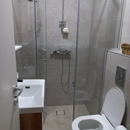 Lola Jezero Lägenhet