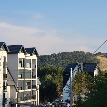 Lola Jezero Apartman *