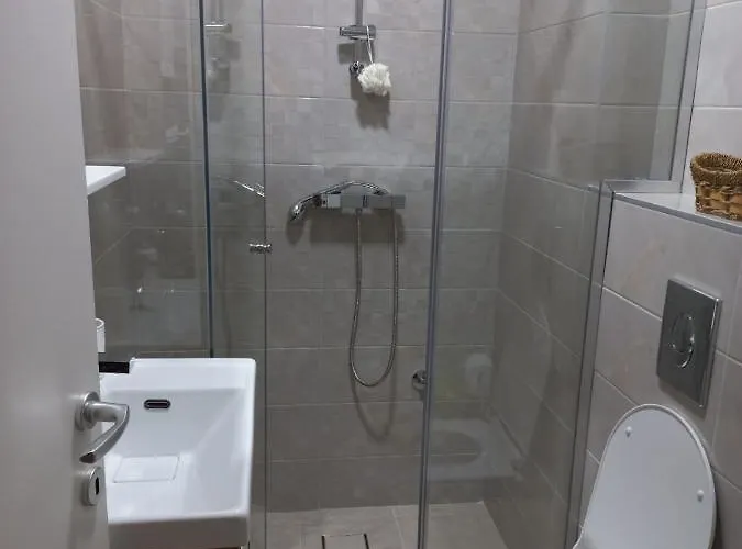 Lola Jezero Apartman